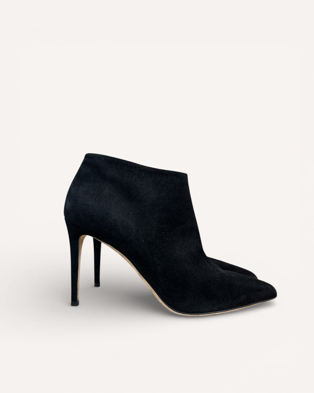 Gucci black suede heels, size 41.