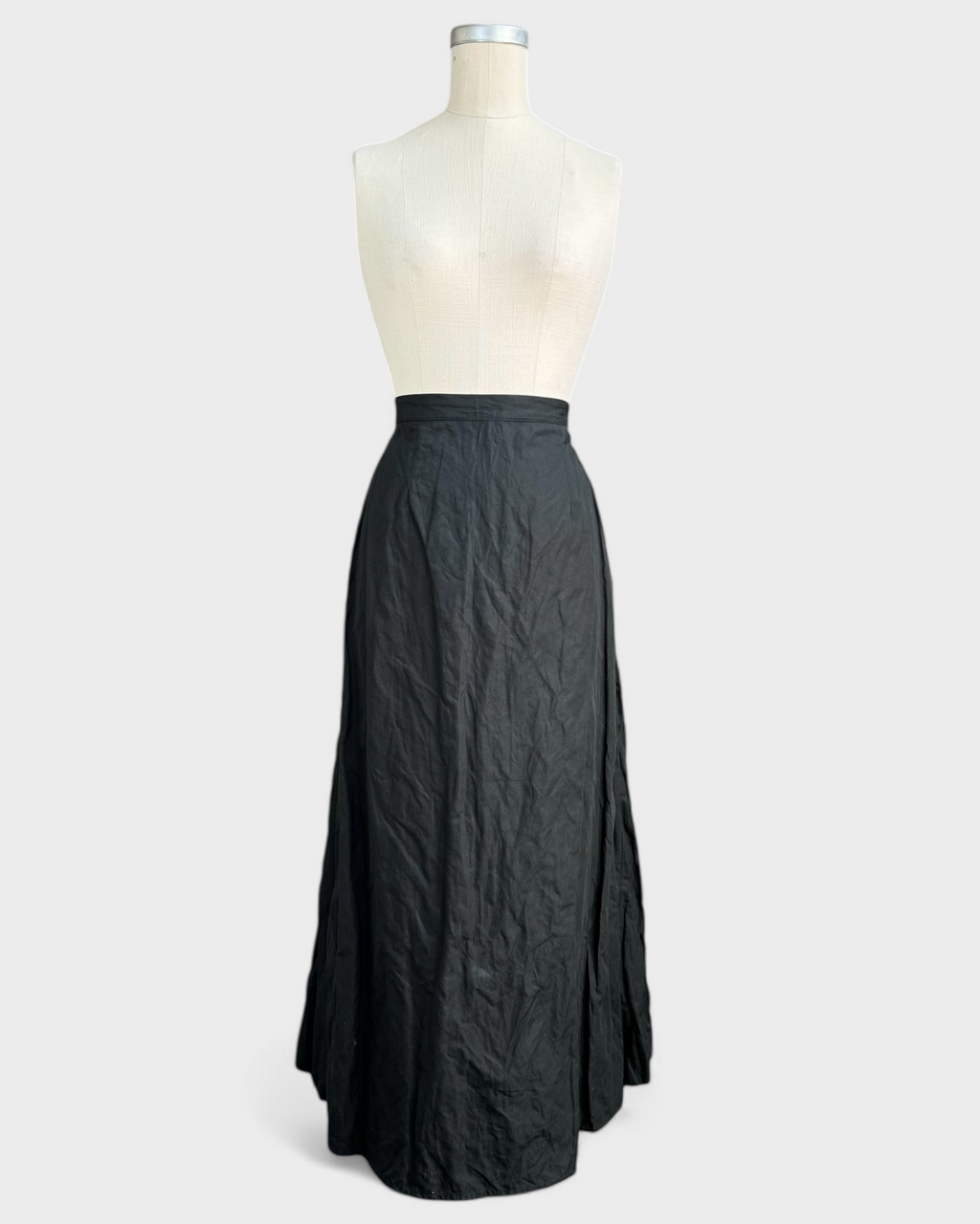 Jupe noire, Sarah Pacini , 2