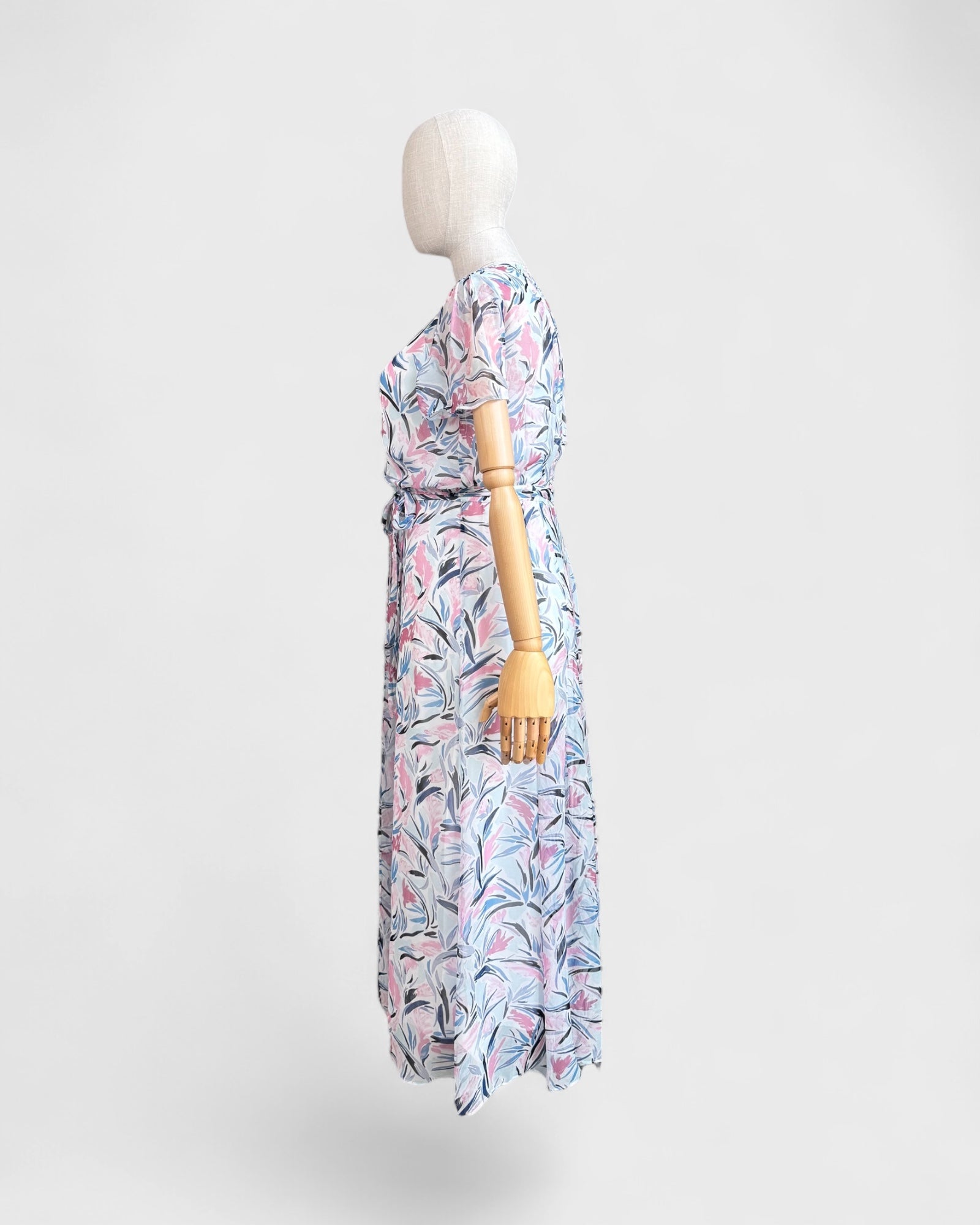 Robe transparente imprimée Blanc bleu rose Club Monaco , 12