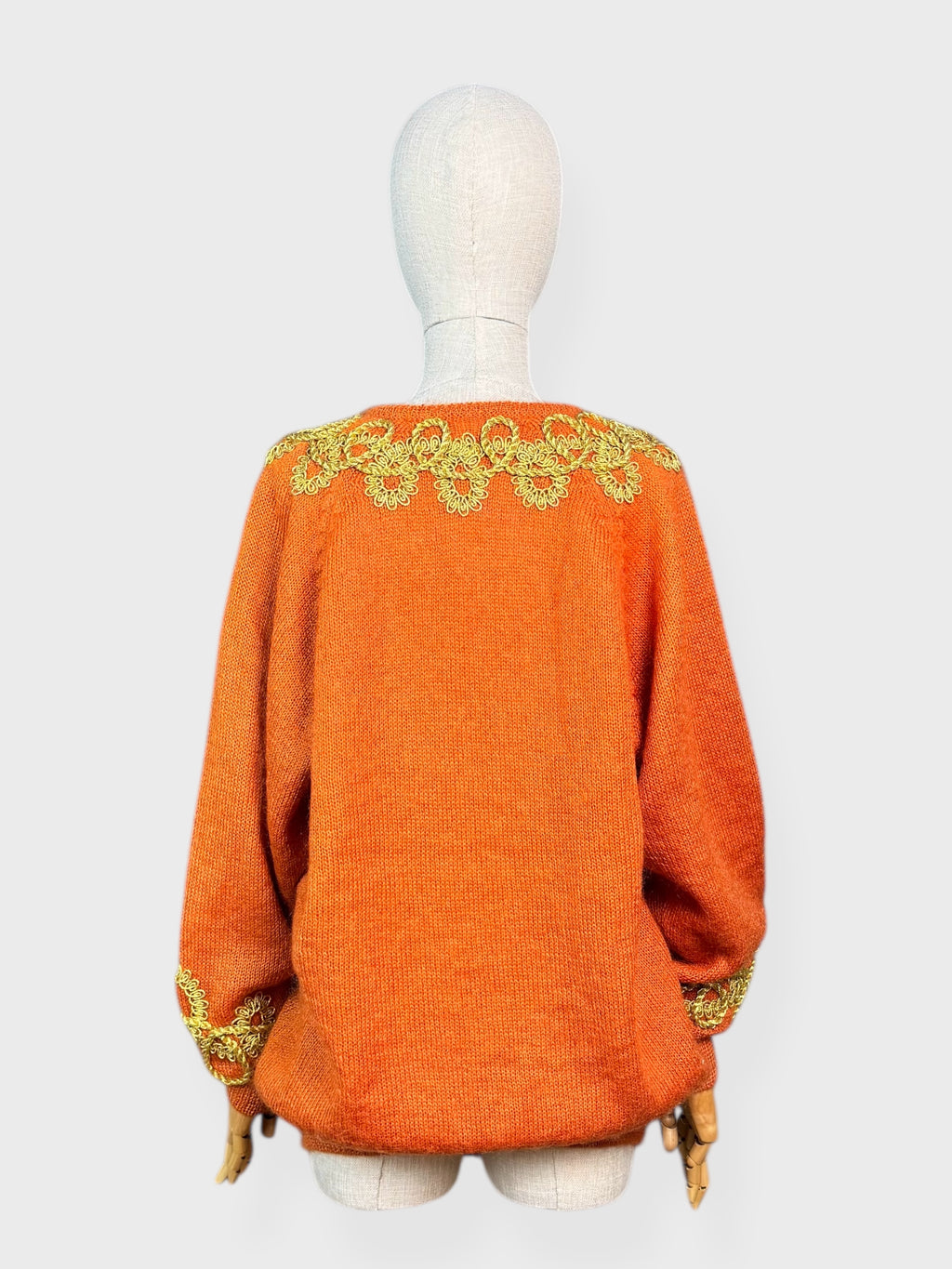 Pull brodé orange Alfred Sung, taille M\L
